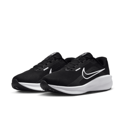 Tenis de correr en carretera para hombre (extraancho) Nike Downshifter 13