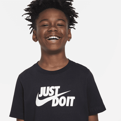 Playera para niños talla grande Nike Sportswear