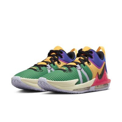 LeBron Witness 7 EP Basketball Shoes