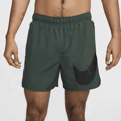 Nike Challenger Swoosh Dri-FIT hardloopshorts voor heren (13 cm)