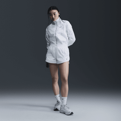 Nike Windrunner középmagas derekú, 5 cm-es szőtt női rövidnadrág