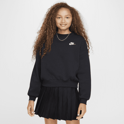 Nike Sportswear Club Fleece-Sweatshirt mit Rundhalsausschnitt und kastiger Passform (Mädchen)