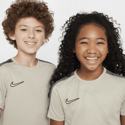 Playera de fútbol para niños Nike Dri-FIT Academy