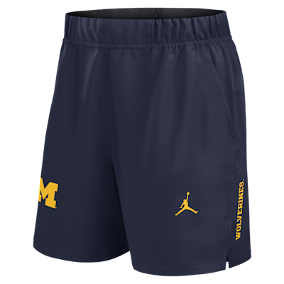 Shorts universitarios marca Jordan Dri-FIT para hombre Michigan Primetime Victory Primary Logo