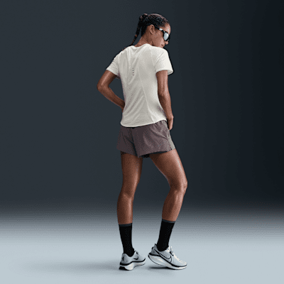 Haut de running à manches courtes Dri-FIT Nike Swift pour femme