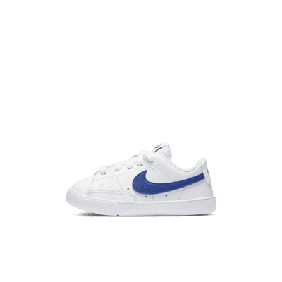 nike low top tennis shoes