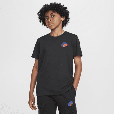 Nike Sportswear Standard Issue Older Kids' (Boys') Graphic T-Shirt