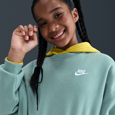 Nike Sportswear Club Fleece Girls' Boxy Crew-Neck Sweatshirt