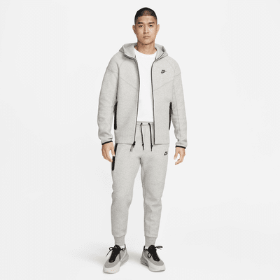 กางเกงจ๊อกกิ้งผู้ชายทรงเข้ารูป Nike Sportswear Tech Fleece