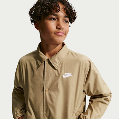Chamarra de entrenador Repel para niños talla grande Nike Sportswear Club