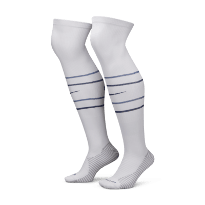 Inter Mailand Strike Home/Away Kniehohe Fußballsocken mit Nike Dri-FIT-Technologie