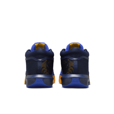 LeBron Witness 8 EP Basketball Shoes