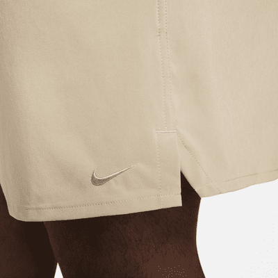 Shorts versátiles sin forro Dri-FIT de 13 cm para hombre Nike Unlimited