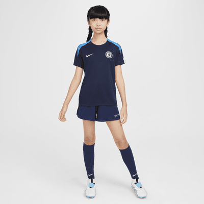 FC Chelsea Strike Nike Dri-FIT Kurzarm-Fußballoberteil aus Strickmaterial (ältere Kinder)