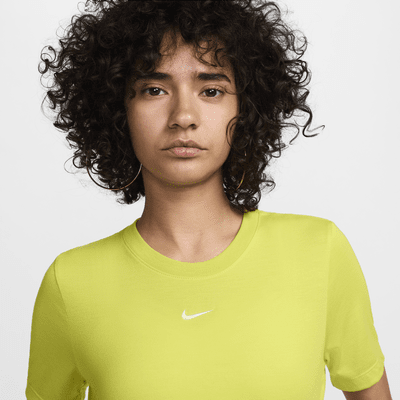 Playera slim cropped para mujer Nike Sportswear Essential