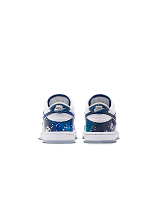 Nike Dunk 低筒鞋 x 樂高® 系列