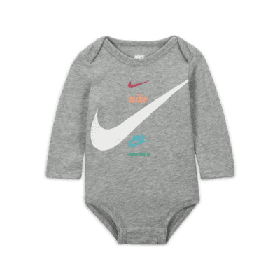 Conjunto de body para bebé Nike (0 a 9 meses) (3 piezas). Nike.com