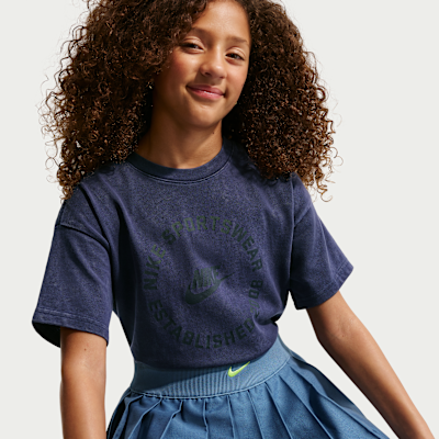 Nike Sportswear Older Kids' T-Shirt