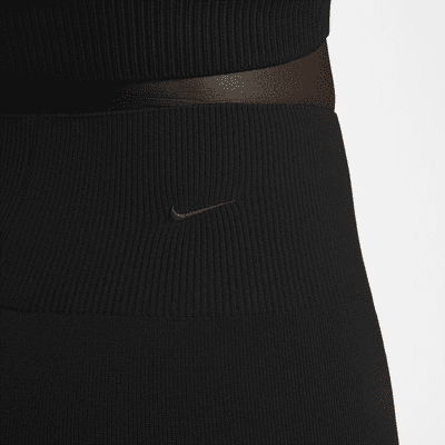 Dámské přiléhavé kalhoty Nike Sportswear Chill Knit s vysokým pasem a rozšířenými nohavicemi