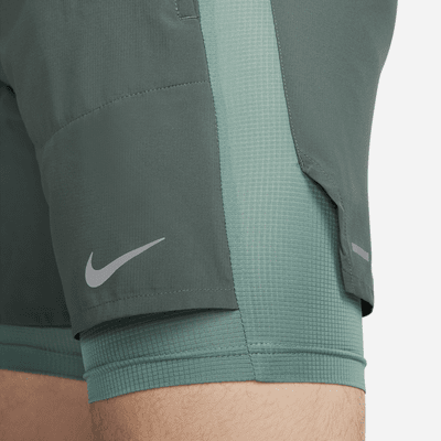 Calções de running híbridos de 13 cm Dri-FIT Nike Stride para homem