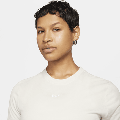 Nike Sportswear Essential Women's Slim Cropped T-Shirt