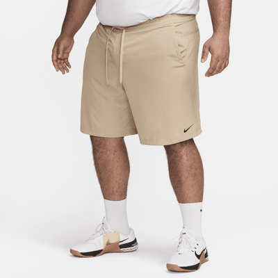 Shorts versátiles Dri-FIT de 23 cm sin forro para hombre Nike Form