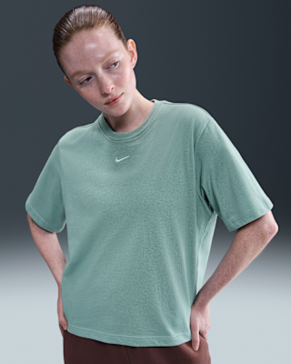 Женская футболка Nike Sportswear Essential Boxy