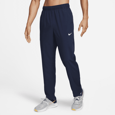 Pants Dri-FIT versátiles con dobladillo abierto para hombre Nike Form