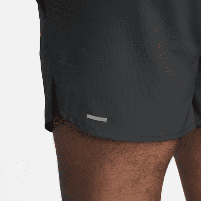 Nike Stride Dri-FIT hardloopshorts met binnenbroek voor heren (13 cm)