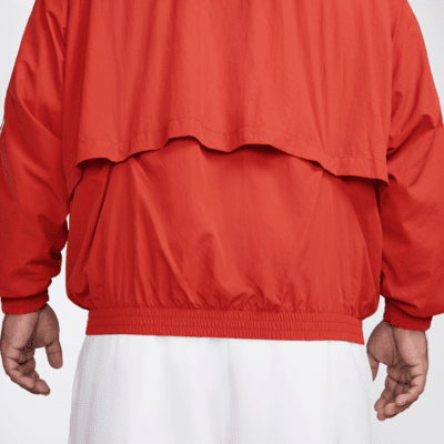 Chamarra de entrenamiento de tejido Woven para hombre Nike Sportswear Solo Swoosh