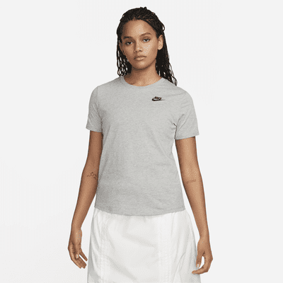 Nike Sportswear Club Essentials T-shirt voor dames