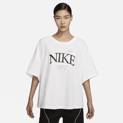 Nike Sportswear Classic Women's T-Shirt (Plus Size). Nike SG