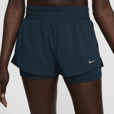 Shorts Dri-FIT 2 en 1 de tiro medio de 8 cm para mujer Nike One