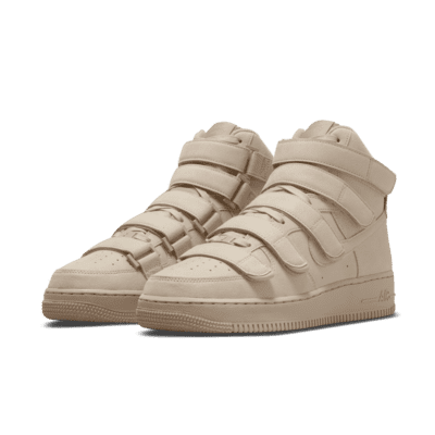 Tenis Nike x Billie Eilish Air Force 1 High '07. Nike.com