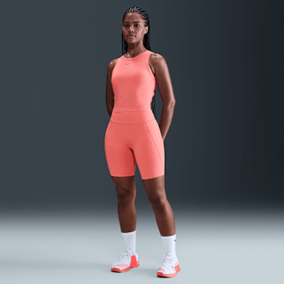 Nike Universa