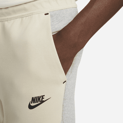 nike tech joggers