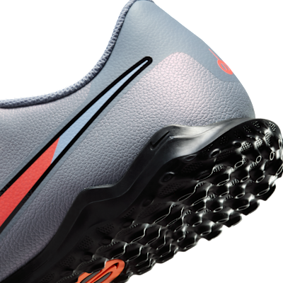 Nike Tiempo Legend 10 Club Düşük Bilekli Halı Saha Kramponu
