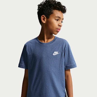 Nike Sportswear Older Kids' T-Shirt