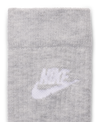 Nike Sportswear Everyday Essential