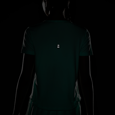 Nike Tempo Swoosh Run 女款 Dri-FIT 短袖跑步上衣