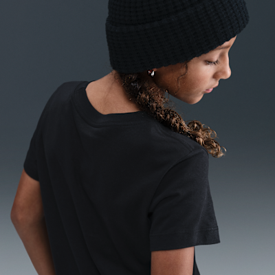 Nike Sportswear Older Kids' T-Shirt