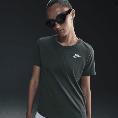 Nike Sportswear Club Essentials T-shirt voor dames