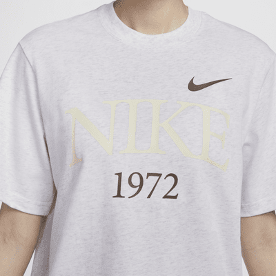 เสื้อยืดผู้หญิง Nike Sportswear Classic