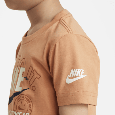 Playera estampada infantil Nike Retro Sportswear