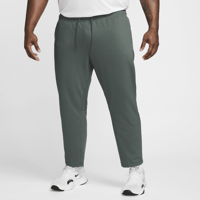 Pants Dri-FIT entallados versátiles con protección UV para hombre Nike Primary