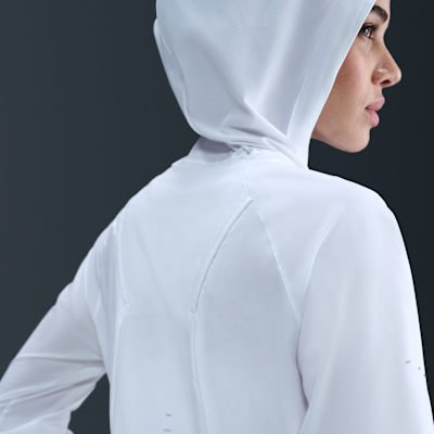 Chamarra de correr UV Repel para mujer Nike Swift