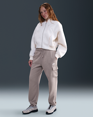 Женские  Nike Sportswear Club Fleece Mid-Rise Oversized Cargo Sweatpants