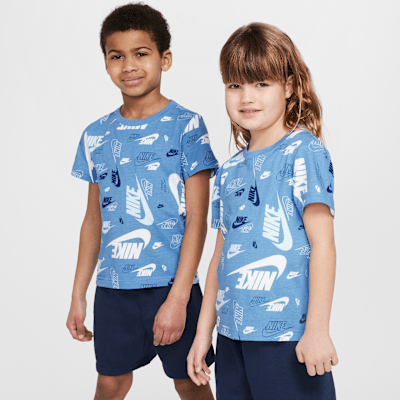 Completo con t-shirt stampata e shorts leggeri in French Terry Nike – Bambino/a