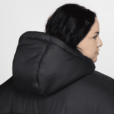 Dámská volná bunda Therma-FIT Nike Sportswear Classic Puffer s kapucí (větší velikost)