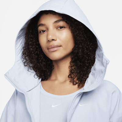 Chamarra con gorro oversized para mujer Nike Sportswear Everything Wovens